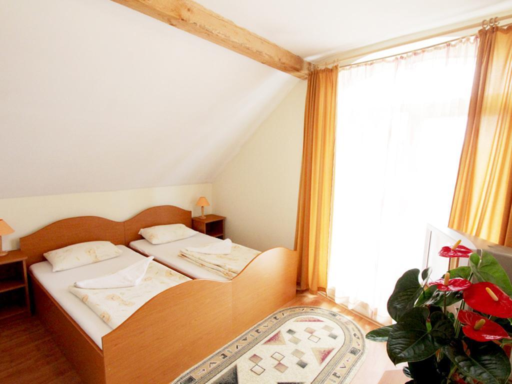 Beluci Panzio Hotel Odorheiu Secuiesc Luaran gambar