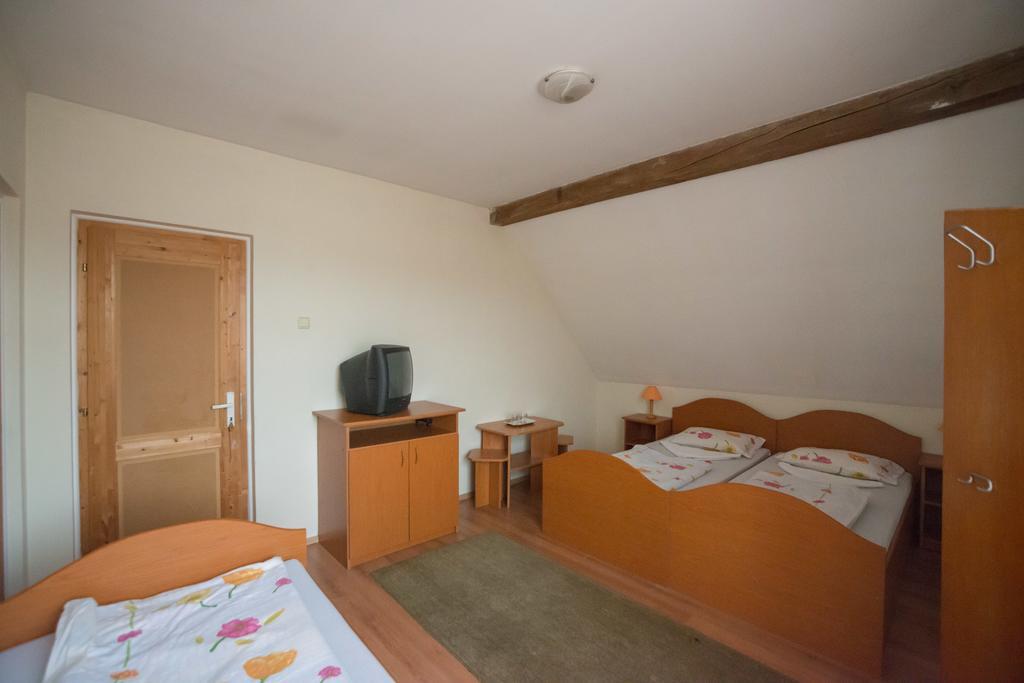Beluci Panzio Hotel Odorheiu Secuiesc Luaran gambar