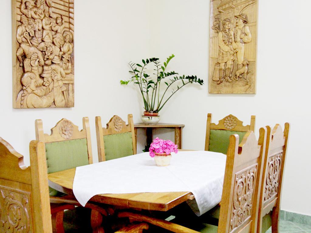 Beluci Panzio Hotel Odorheiu Secuiesc Luaran gambar